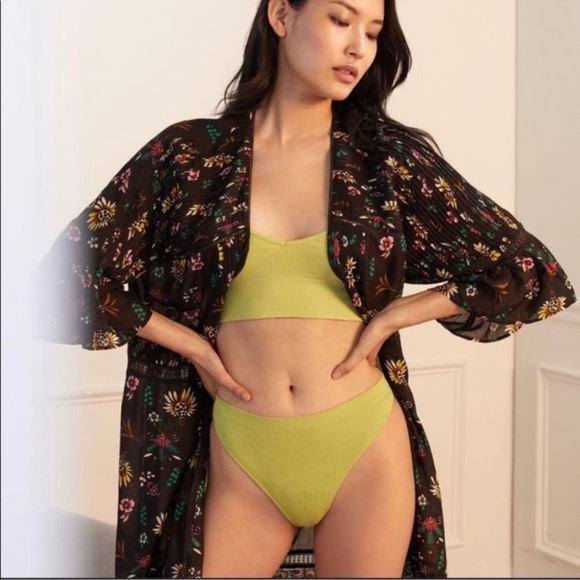 Anthropologie Pintucked Floral Robe - Picture 2 of 10